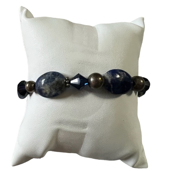 Handcrafted blue lapis and chrystal bracelet - Picture 1 of 3